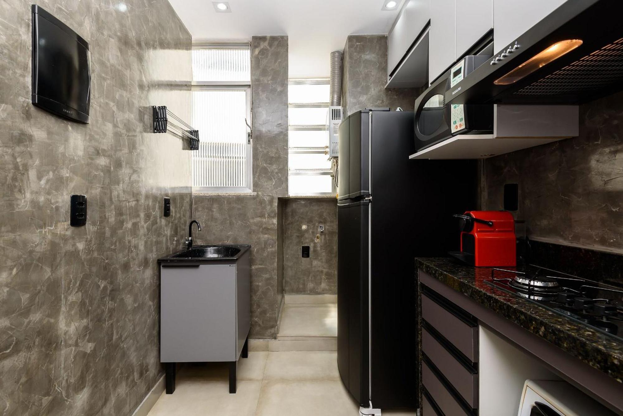 Appartement 2qts A 400m Da De Copacabana | Bl 125/701