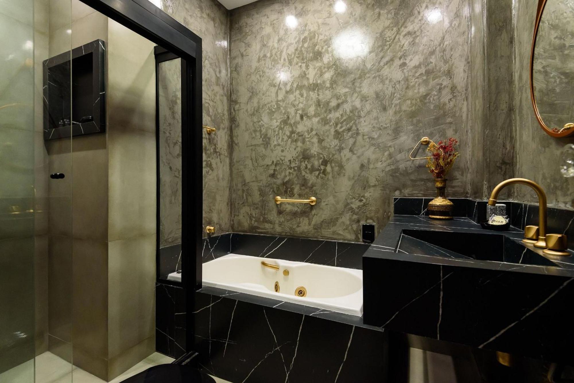 Appartement 2qts A 400m Da De Copacabana | Bl 125/701